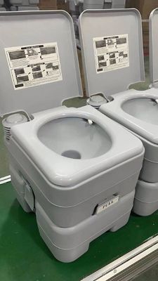 Tamaño de adulto Cuadrado inodoro Cubo de forma Inodoro portátil para material reciclado al aire libre