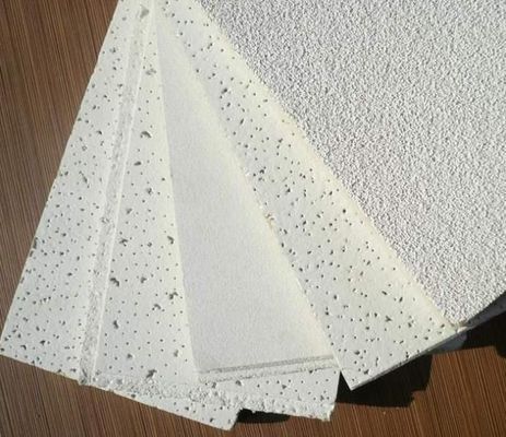 Cartón Dimensiones 613 X 623 X 130 160 mm Tabla de techo de fibra mineral para decoración de hoteles