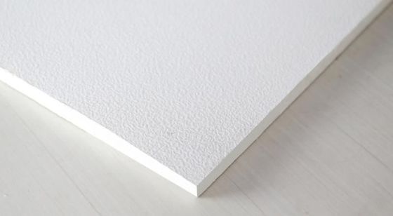 Diseño de placas de techo de fibra de vidrio con recubrimiento de spray a prueba de fuego para decoración oculta