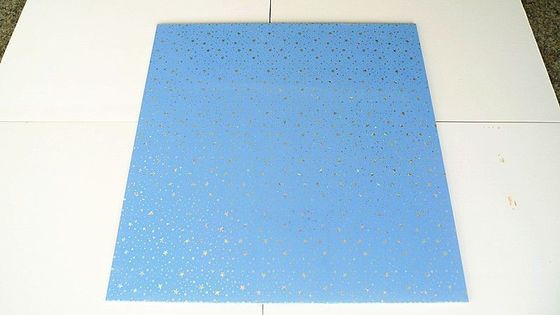 Panel / tablero de PVC 3D de tamaño personalizado para decoración de paredes y techos en salas de reuniones