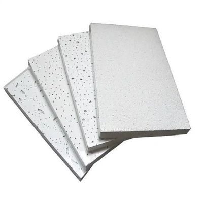 Descuento de azulejos para techos cuadrados Lana mineral acústica 300*300 para materiales de construcción