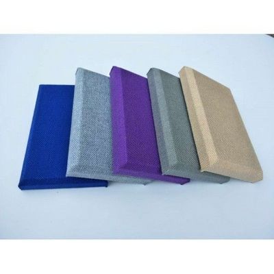 Tabla de techo de fibra de vidrio con recubrimiento por aerosol para absorción de sonido y control acústico