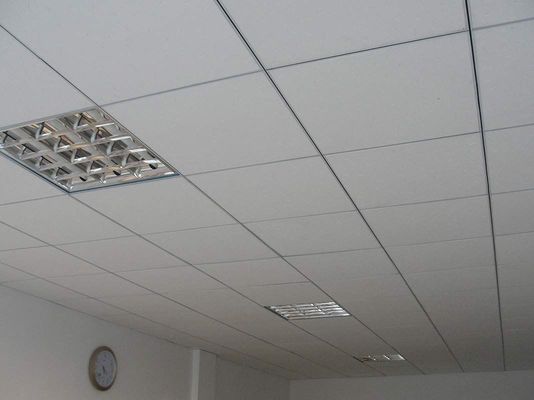 Tejas cuadradas con aislamiento térmico y absorción acústica del sonido