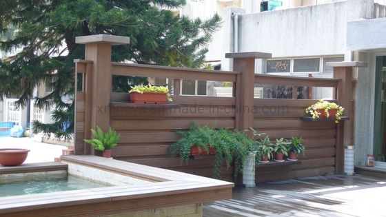 Modelo de grano de madera marrón Reciclado impermeable WPC piso de techo para el rendimiento