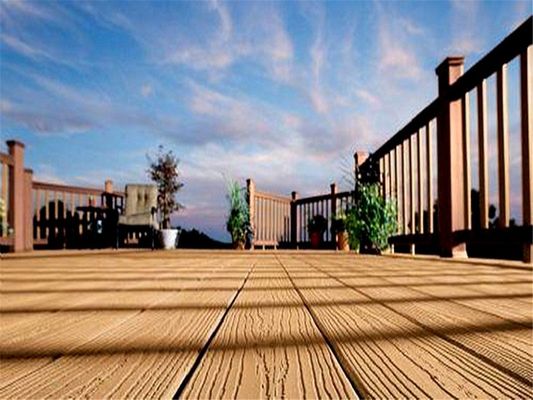 Decoración de suelos de jardín Tabla de cubierta compuesta de madera WPC 450*75*18mm en color marrón