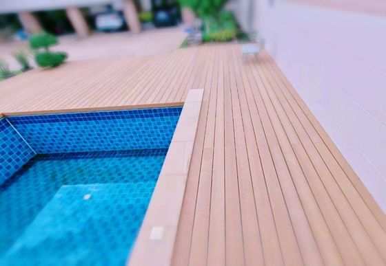 Recinto de madera de plástico compuesto WPC y pilar decorativo de pérgola Superficie marrón terminada