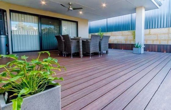 150*25mm Productos de WPC Suelos especiales blancos para terrazas y cercas