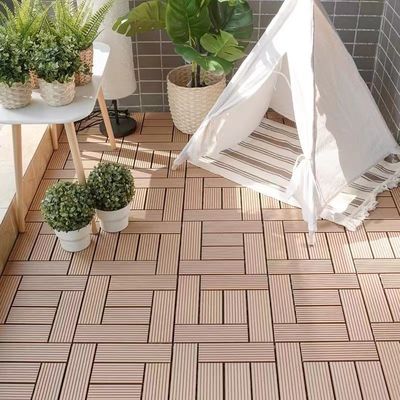 Decking de WPC de 300 mm*300 mm para cubiertas / cercas / barandillas ecológicas