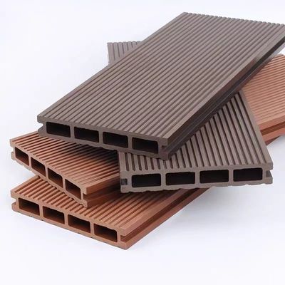 Tejas de cubierta de exterior de madera ecológica compuesta WPC con materiales de superficie rayados