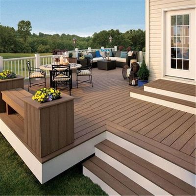 150 * 25mm de madera de ceniza plástico compuesto WPC Decking Superior para jardín / suelo exterior