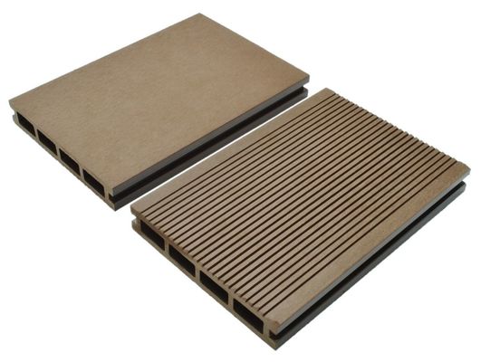 Decking WPC de grano de madera de ingeniería personalizado para aplicaciones exteriores
