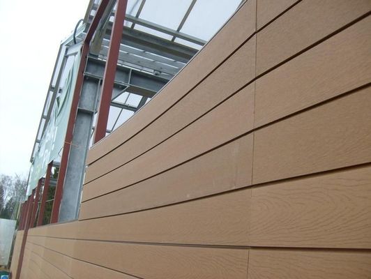 Recinto de cubierta exterior de madera de plástico compuesto WPC NY75 * 25 con patrón de grano de madera