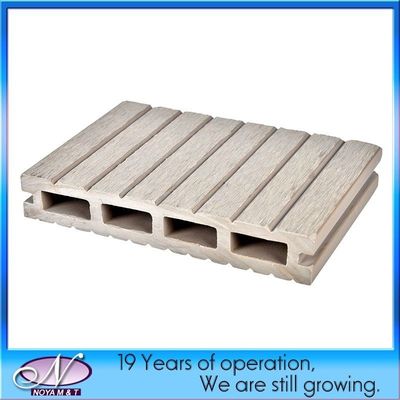 150 mm * 25 mm Tiles de piso de cubierta de madera verde de plástico compuesto de WPC personalizados