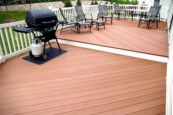 Pintura de madera sintética de plástico compuesto/WPC para jardines al aire libre Shacman Sinotruk