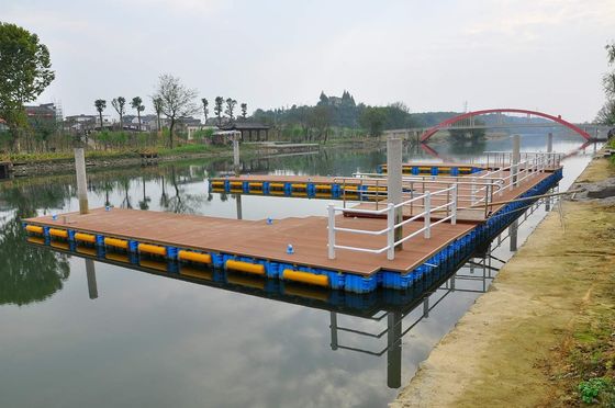 Decking de WPC de ingeniería impermeable para deportes al aire libre y entornos recreativos