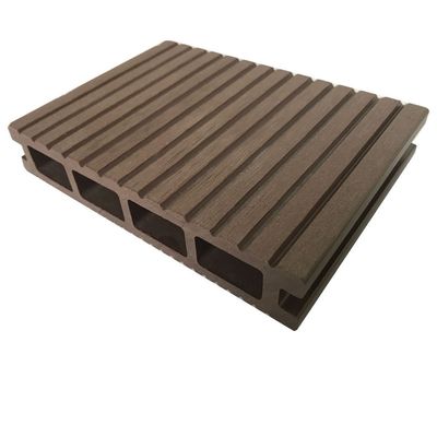 Decking de WPC de ingeniería impermeable para deportes al aire libre y entornos recreativos
