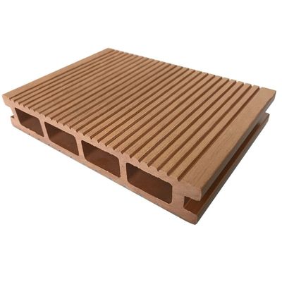 Decking de WPC de ingeniería impermeable para deportes al aire libre y entornos recreativos