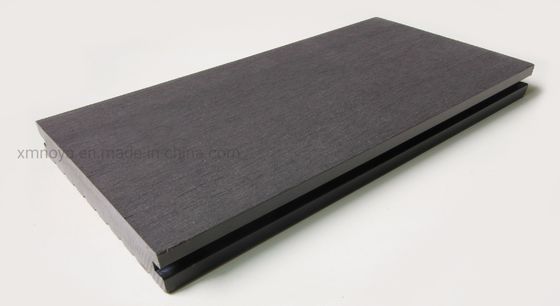 Piso de jardín exterior y cercas impermeable WPC Decking con neumáticos de sesgo