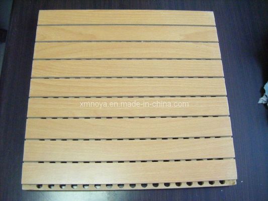 Panel de tablero de pared acústico de perforación de madera que absorbe el sonido con diseño ecológico E0