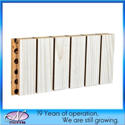 600*600 Rayas de diseño con ranuras Panel acústico de madera con textura de madera natural