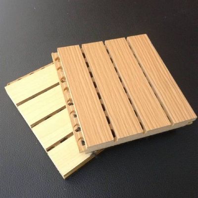600*600 Panel de madera de absorción acústica de sonido a prueba de fuego para material de decoración de paredes