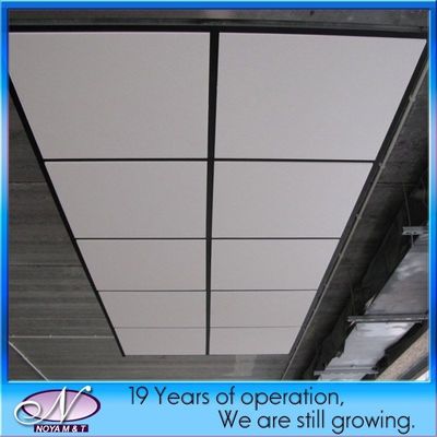 Peso ligero Panel de techo de fibra de vidrio/Tablero para material de aislamiento acústico 600*600*20/25
