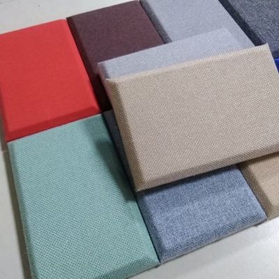 E1 Panel de pared de fibra de vidrio de absorción acústica del sonido para materiales de construcción sustituibles