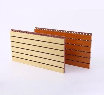 Panel de pared acústico con ranuras de madera de grado A1 a prueba de fuego para aislamiento acústico de cine de hotel