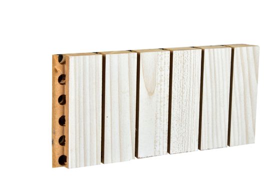 E1 Absorción acústica del sonido Panel de pared de madera para decoración de teatro y gimnasio