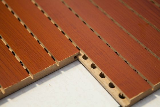 Tabla de madera acústica microperforada para paredes decorativas con borde cuadrado DSC 9994
