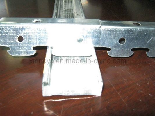 Profile de acero metálico perforado, canal galvanizado de forro para el sistema de techo suspendido