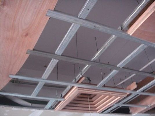 Profile de metal galvanizado para material de separación de paredes no perforado