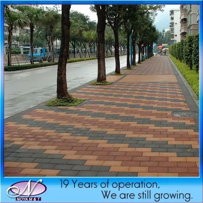 Estilo sinterizado gris y rojo cerámica de ladrillo permeable al agua para el jardín de la calzada de pavimentación