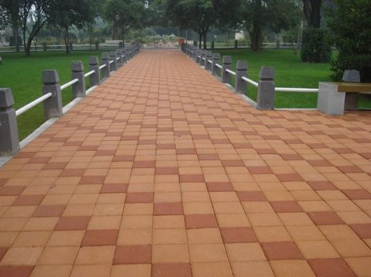 Estilo sinterizado gris y rojo cerámica de ladrillo permeable al agua para el jardín de la calzada de pavimentación