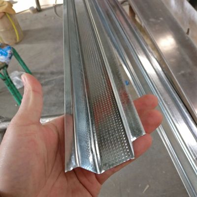 Plata de acero galvanizado de techo de borde interior con flexión en frío para venta en hoteles