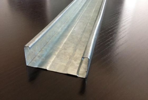 Plata de acero galvanizado de techo de borde interior con flexión en frío para venta en hoteles