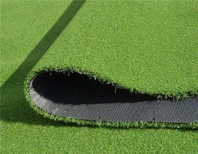 Hierba artificial de perfil cruzado tipo oliva de 2m*25m para jardines y promoción del paisaje