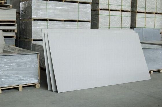 Tabla de fibra cerámica de aislamiento térmico de baja densidad 1220*2440*4-20 mm para hornos industriales