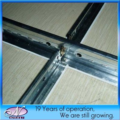Sistema suspendido de techo de perfiles de acero con barras en T/red de teas con 32/38*24*3600 dimensiones