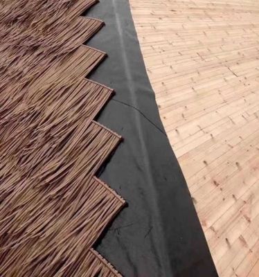 Tejas de polietileno con forma de paja irregular para techos de hoteles