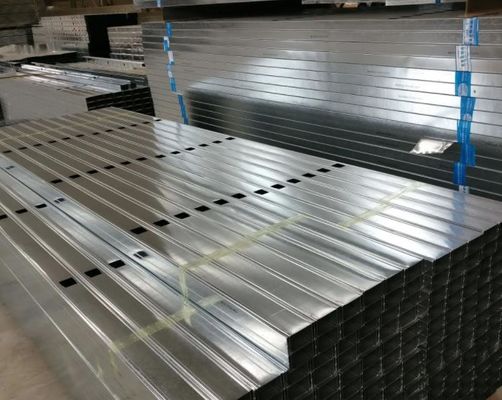 Muro de madera galvanizado unistrut y suspensión de techo