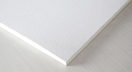Diferentes tipos de diseños de techo acústico de fibra de vidrio para la decoración de la casa de la oficina