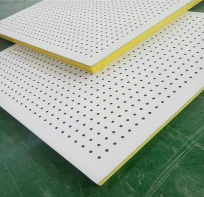 Diferentes tipos de diseños de techo acústico de fibra de vidrio para la decoración de la casa de la oficina