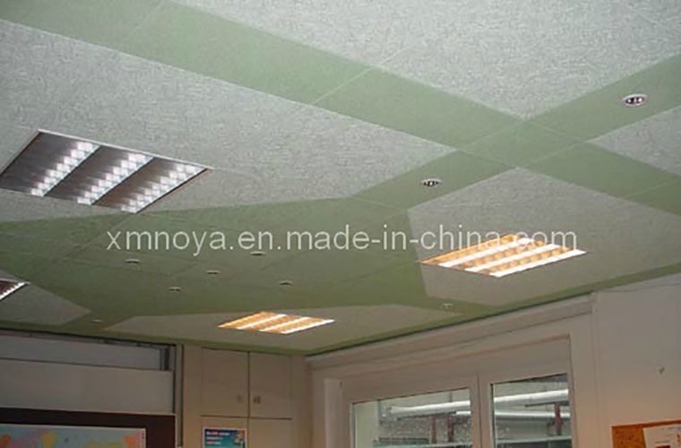 Tabla de cemento de lana de madera de superficie de chapa para aislamiento acústico y decorativo del techo