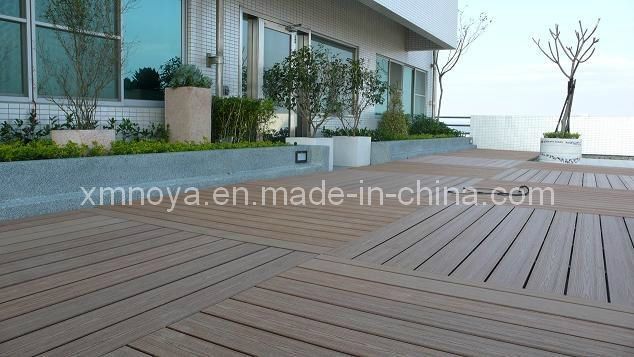 Decking de suelo de madera plástico compuesto de WPC para jardines exteriores con instalación rápida