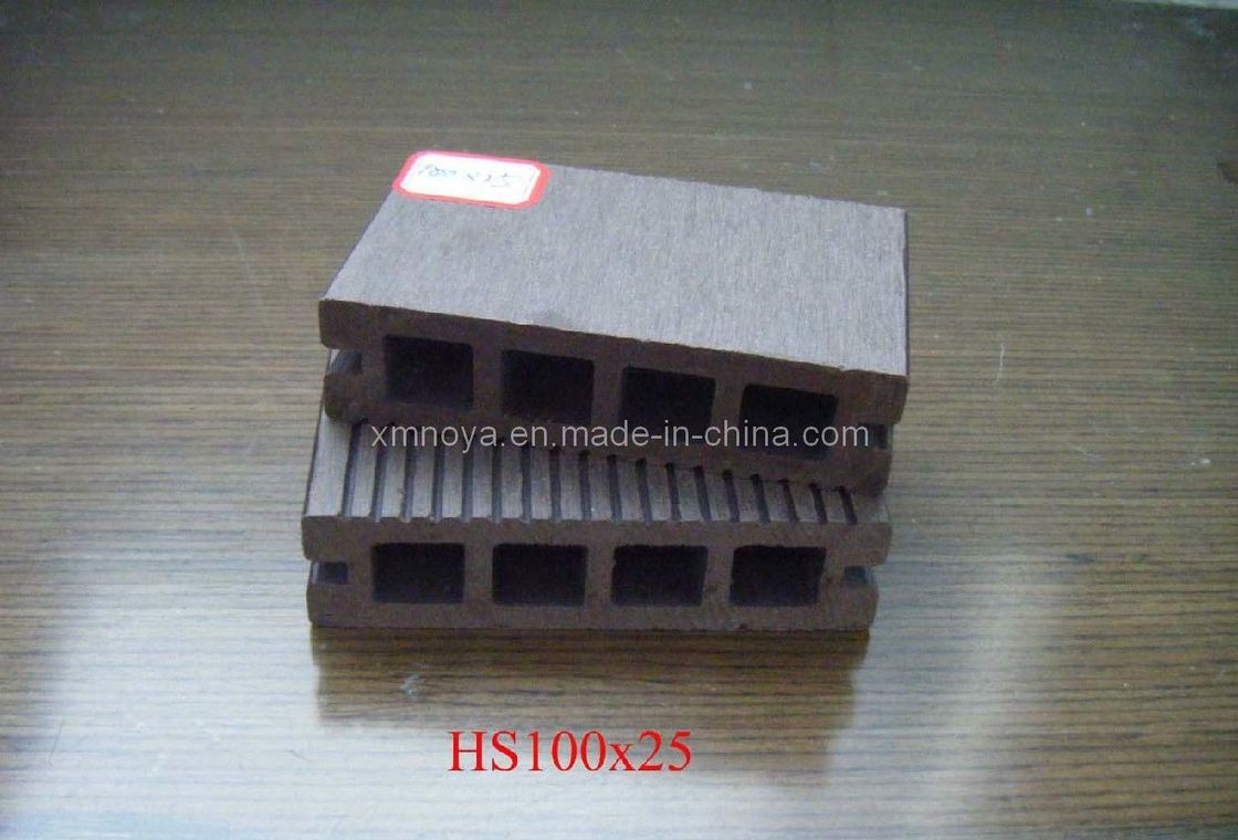 Decking de madera de plástico compuesto WPC de grado comercial para decoración de jardines al aire libre